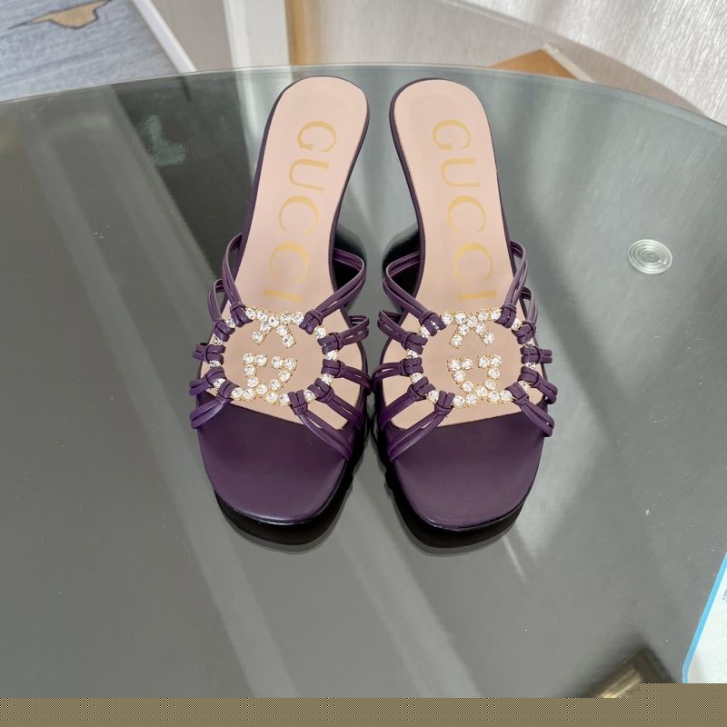 G*u*i slippers